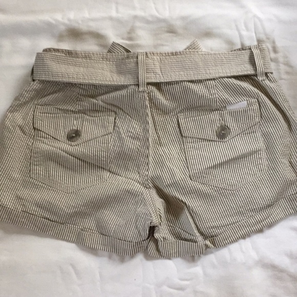 7 for All Mankind Belted Seersucker Shorts - Picture 2 of 4